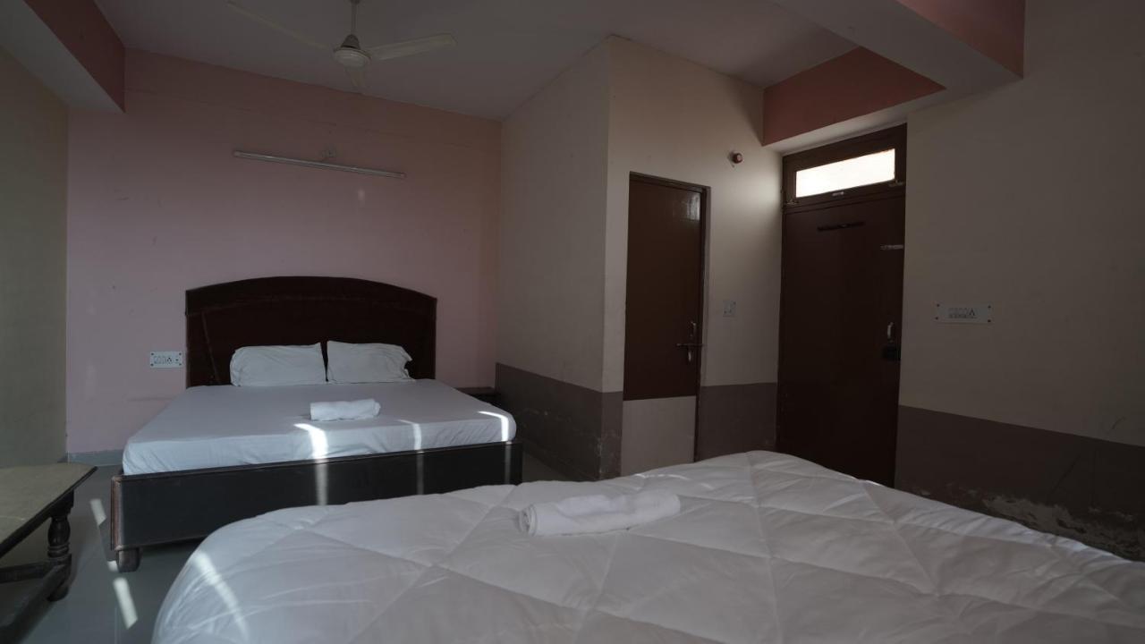 Hotel Mohan By Wb Inn Agra  Εξωτερικό φωτογραφία
